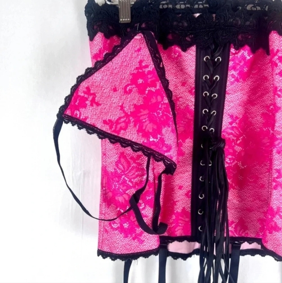 NWT Frederick's of Hollywood Hot Pink Lingerie Corset W/ Panties Size 44 - Picture 3 of 8